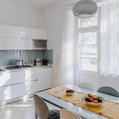 Apartment Delightful Rina Meran
